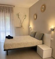 Private Room with Ensuite In Front of Saronno Station - B&B Saronno