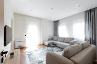 Lumora Living Spacious Apartment Free WiFi - Bed and Breakfast Gjirokastër