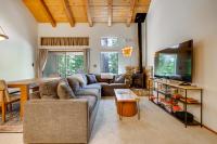 Steps to Lake: Scenic Carnelian Bay Retreat - B&B Carnelian Bay