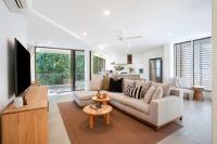 Elsa - Little Cove - B&B Noosa