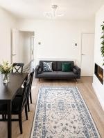 New Stylish Modern Home & Free Parking! - B&B Darwen