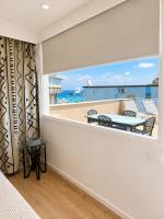 Perla Sul Mare Apartments - A 50m dalla Spiaggia con Wi-Fi & Parcheggio - B&B Giardini-Naxos