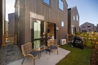 Te Awa River Retreat w Private Parking - B&B Queenstown