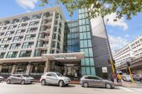 Elegant Waterfront Apartment with Harbour View - Chambres d'hôtes Auckland