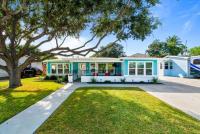 Newly Remodeled 3 Bed2 Ba, Hot Tub, Pet Friendly - B&B Corpus Christi