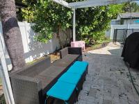 Hollywood 2BR Home Near Beach with Private Pool Sleeps 6 to 8 Perfect for Families and Pet Friendly - Chambres d'hôtes Hollywood