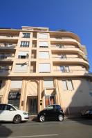 From Hollywood to Bollywood 2 Bedrooms 2 Bathrooms - 1 min from Croisette&Beach, 12 Min from the Palais - B&B