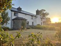16th Century Devon Farmhouse Stunning Views - B&B Winkleigh