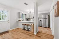 Heritage Haus - Stylish 2BR w Deck Near Marietta Square, Dogs OK - Chambres d'hôtes Marietta