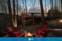 Glamping Dome w Hot Tub Fire Pit & River Access - B&B Wardensville