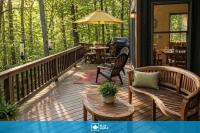 Hot Tub Fire Pit Deck Screened Porch & More - B&B Berkeley Springs