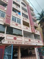 Sivarama sea view city IN 3 AC Rooms 2 living Halls beside RK Beach road opp VUDA PARK - Chambres d'hôtes Rasapūdipalem