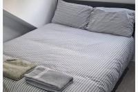 Hendon Studio Sleeps 2 with Parking - B&B London
