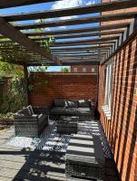 Premium Modern 3 large bedrooms 2 bathrooms 1 Guest WC Townhouse in country Park - B&B Bedford