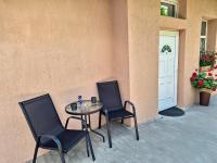 Julia Apartments Decebal - new, central, train station, park, self check-in - B&B Cluj-Napoca