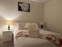 Modern Quiet 5BR 4BA HOME Close To Strip - B&B Las Vegas