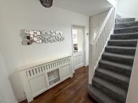 Bassetts -Modern 3 bed and 2 bath House - Contractor and Family ready - B&B Farnborough
