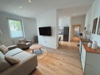 Hozo 9 - Wifi, balcony, 2 sleeping rooms, up to 6 persons, train station - Bed and Breakfast Koblenz
