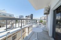 Convenient 2 Bedroom Apartment in Central Limassol - Chambres d'hôtes Limassol