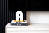 DT Luxury 4BR Home Sleeps 14 with 85 TV & Parking - Bed and Breakfast Toronto