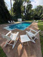 Spacious home with in ground pool in Russellville - B&B Russellville
