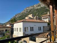 Castle - inside,Voga Guesthause - Chambres d'hôtes Krujë