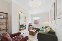 Characterful Loft on Historic Rows, Free Parking - Chambres d'hôtes Chester
