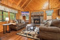 Cozy Gatlinburg Cabin Sleeps 10 Hot Tub Game Loft - B&B Gatlinburg