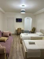 Dreibettzimmer mit Dusche