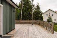 Cozy Private Cottage Near Lake Mälaren Västerås - B&B Västerås