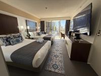 Ocean View Studio with Two Double Beds Central Surfers Paradise - B&B Gold Coast