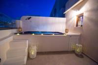 GRAND HAYAT VILLA Santorini - Bed and Breakfast Mesariá