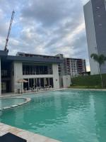 Modern Apt Near Historic Center & Airport - B&B San Marcos