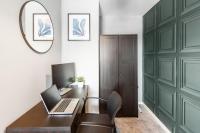 Stylish 2BR - Near MediaCity - Free Parking & Business Ready - B&B Manchester