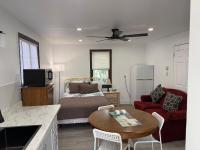 Newly Renovated Cozy Apartment Near Niagara Falls - Ferienwohnung Niagara Falls
