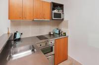 QV Stays Central Viaduct Harbour Apartment - B&B Auckland