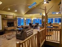 Woodshores Retreat - cozy retreat, hot tub, Lk MI - Chambres d'hôtes Coloma