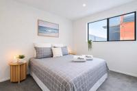 Modern Central Townhouse With Courtyard - B&B Christchurch