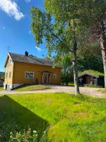 Newly renovated house close to everything - B&B Holo
