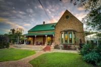 Outentique Accommodation - B&B Oudtshoorn