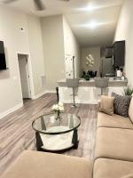 Modern Serenity Getaway - B&B Greenville