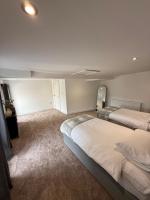 Spacious Apartment sleeps 4 Whitehaven Cumbria town centre self check in - Bed and Breakfast Whitehaven