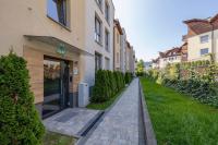 Stylish Apartment with a Balcony and Parking Close to Nature by Noclegi Renters - B&B Bielsko-Biała
