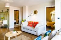 Deluxe Two Bedroom Apartment With Balcony Turpins Loft (6 Adults)