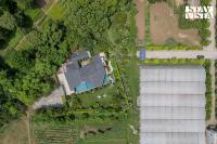 StayVista at The Seven Acres with BBQ, Pool & Jacuzzi - Bed and Breakfast Kharar