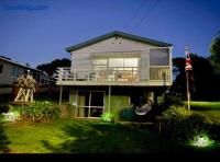 Oakura Beachfront Family Bach - B&B Oakura