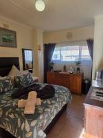 Aloe Self Catering One Bedroom With Kitchenette - Bed and Breakfast Port Shepstone