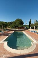 Agriturismo Santarcangelo with shared pool and relaxing view - B&B Asciano