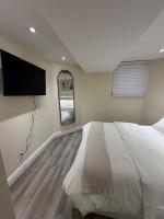 Cozy Two Bedroom Basement Apartment - B&B Oakville