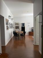 Maironis - Spacious Apartment in the Heart of Kaunas - B&B Kaunas